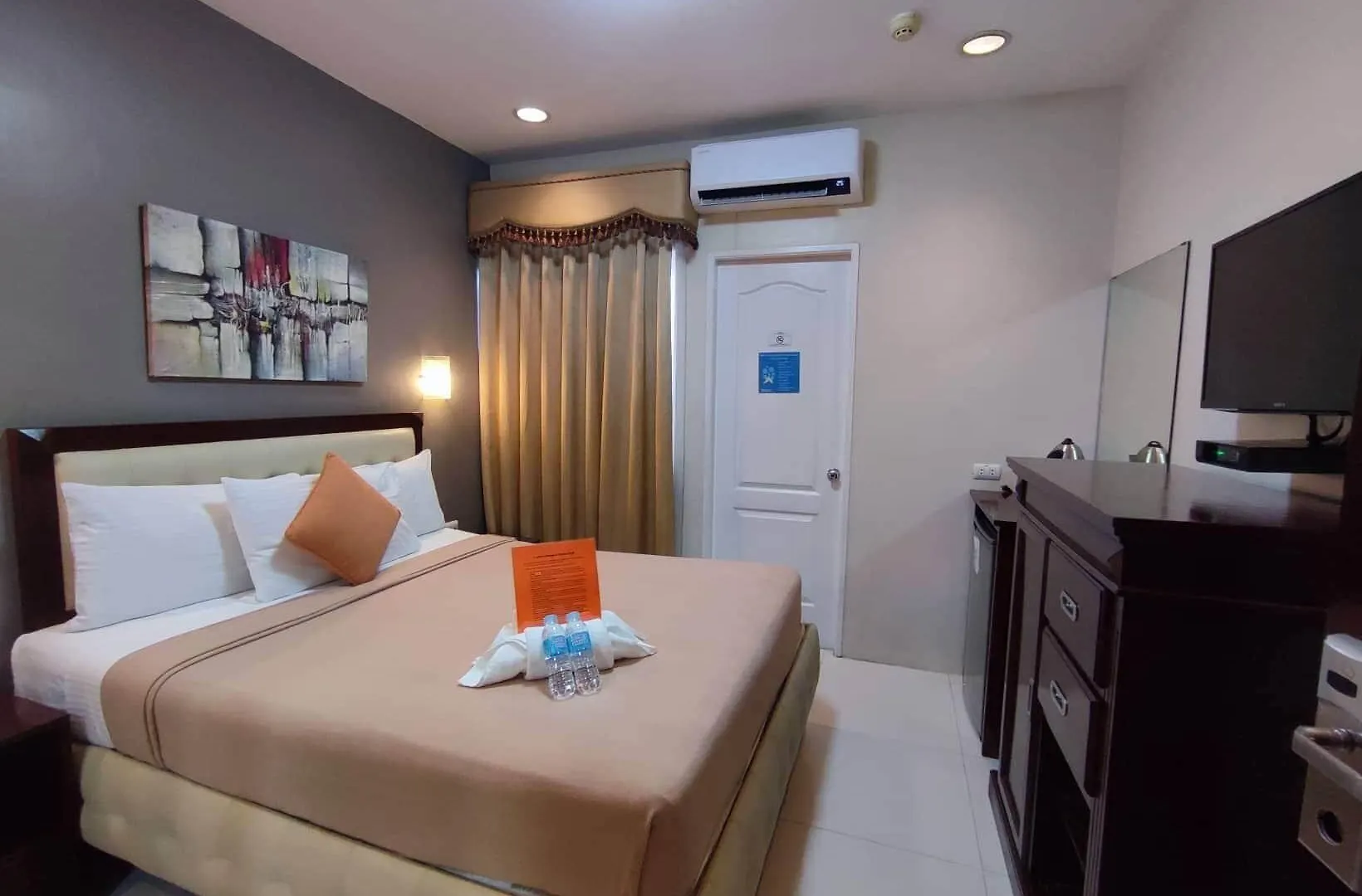 Devera Hotel Ángeles 3*,  Filipinas