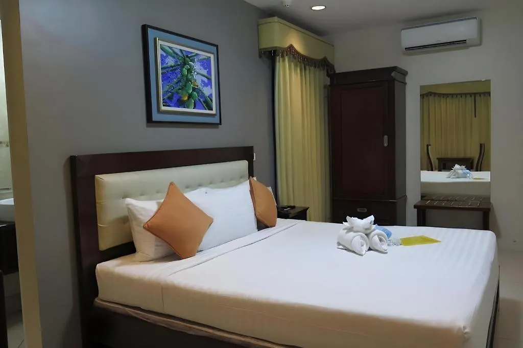 Devera Hotel Angeles 3*,