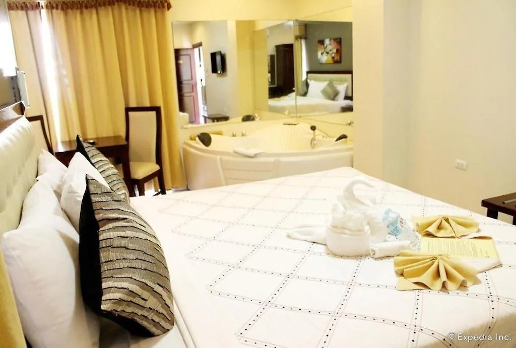 Devera Hotel Ángeles 3*,
