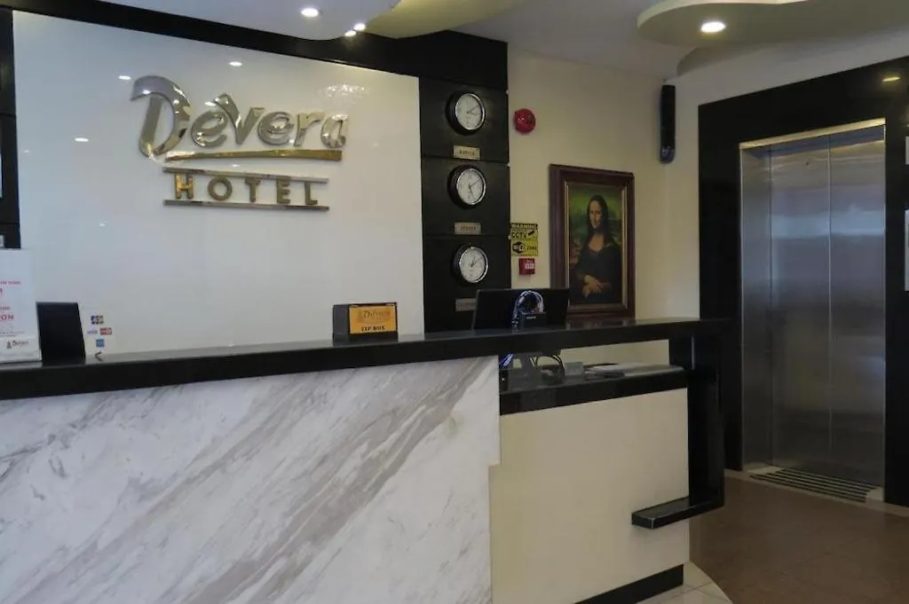 Devera Hotel Angeles 3*,